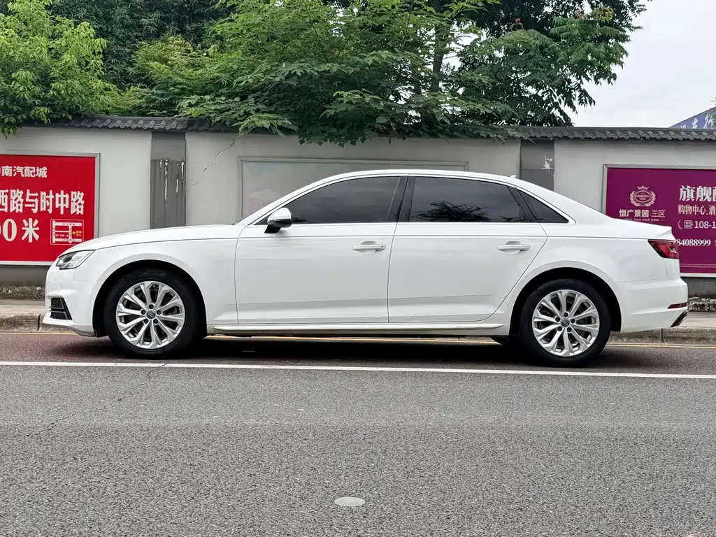 Audi A4L 2019
