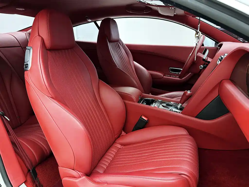 Bentley Continental 2018 — фото 17