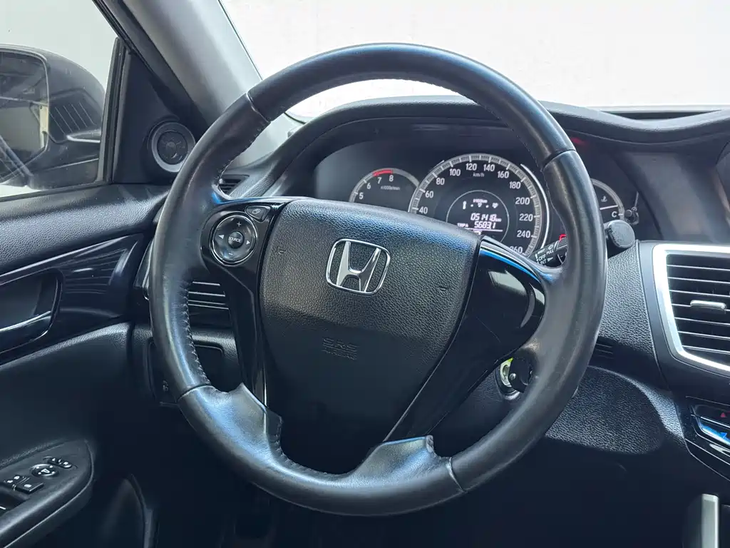 Honda Accord 2017 — фото 4