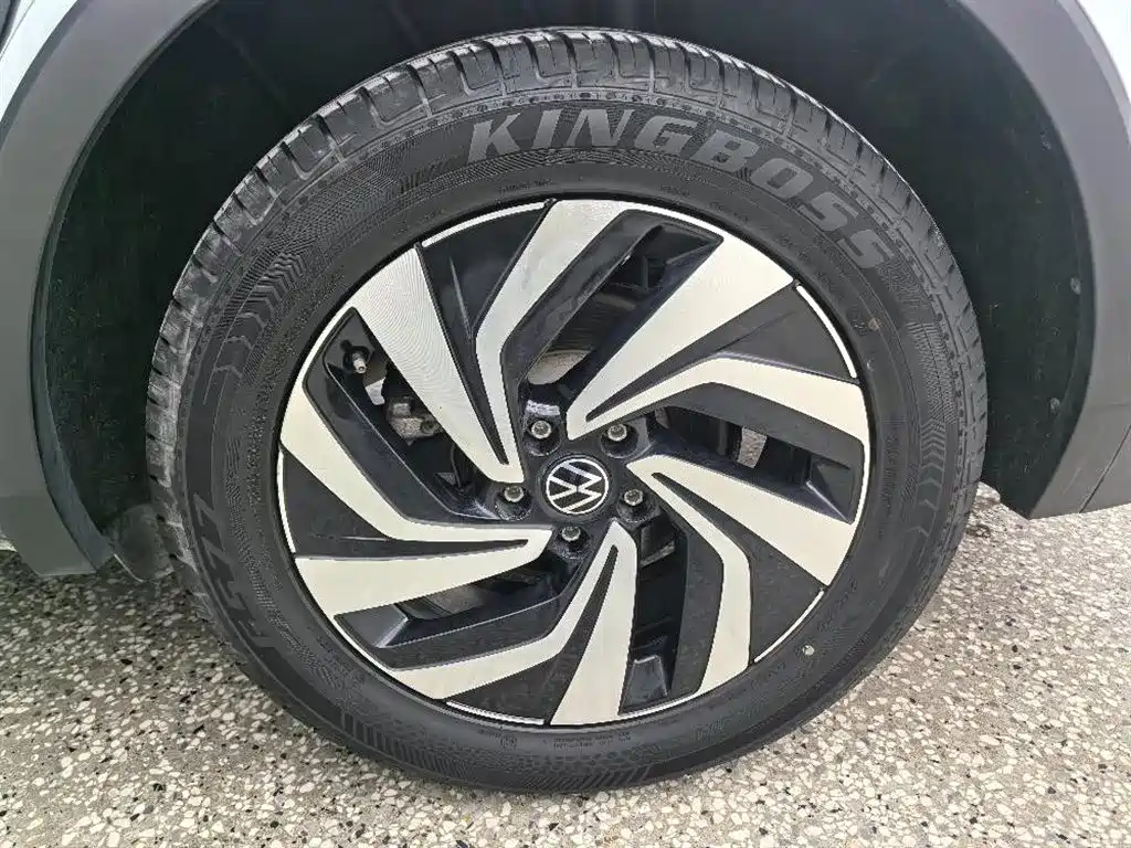 Volkswagen Tiguan L 2023 — фото 12