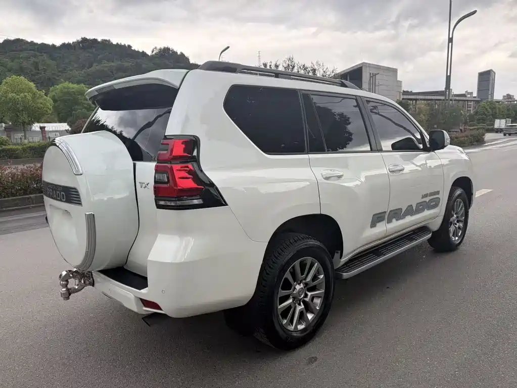 Toyota Prado 2018 — фото 10