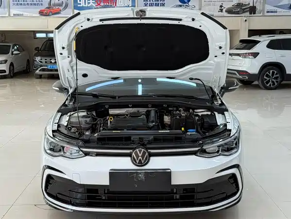 Volkswagen Golf 2023