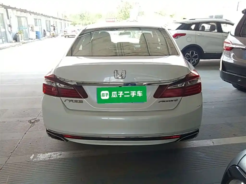 Honda Accord 2017 — фото 6