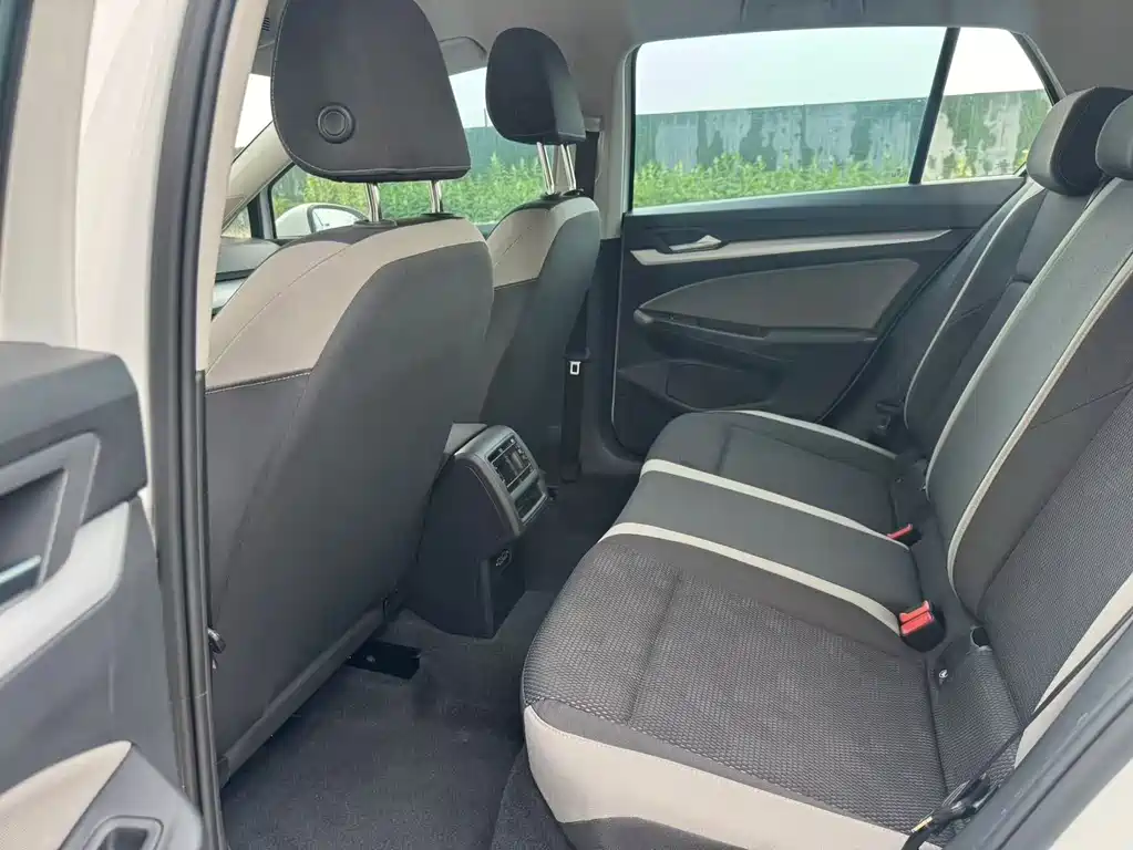 Volkswagen Golf 2023