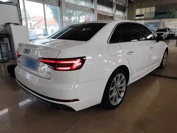 Audi A4L 2018