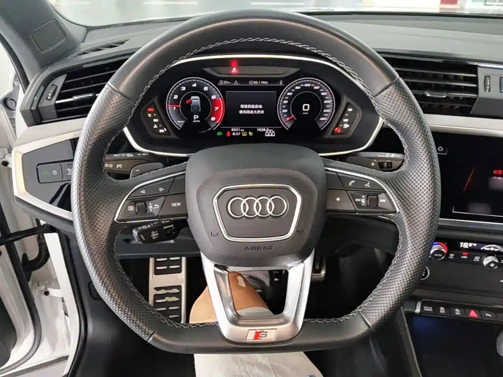Audi Q3 Sportback 2025 — фото 17