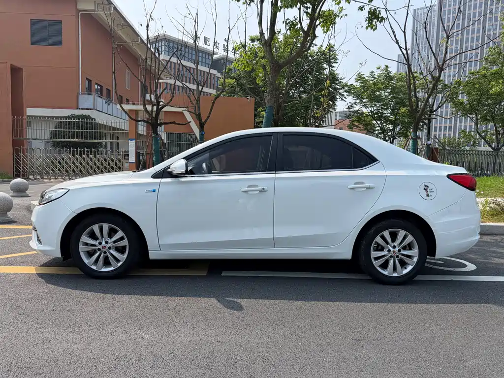 Roewe 360 2018