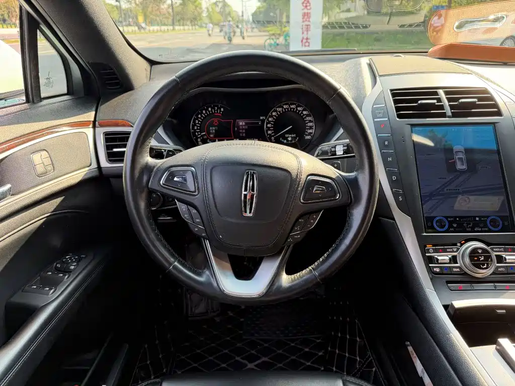 Lincoln MKZ 2019 — фото 13