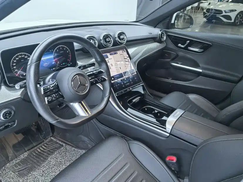 Mercedes-Benz C-Class 2023 — фото 3