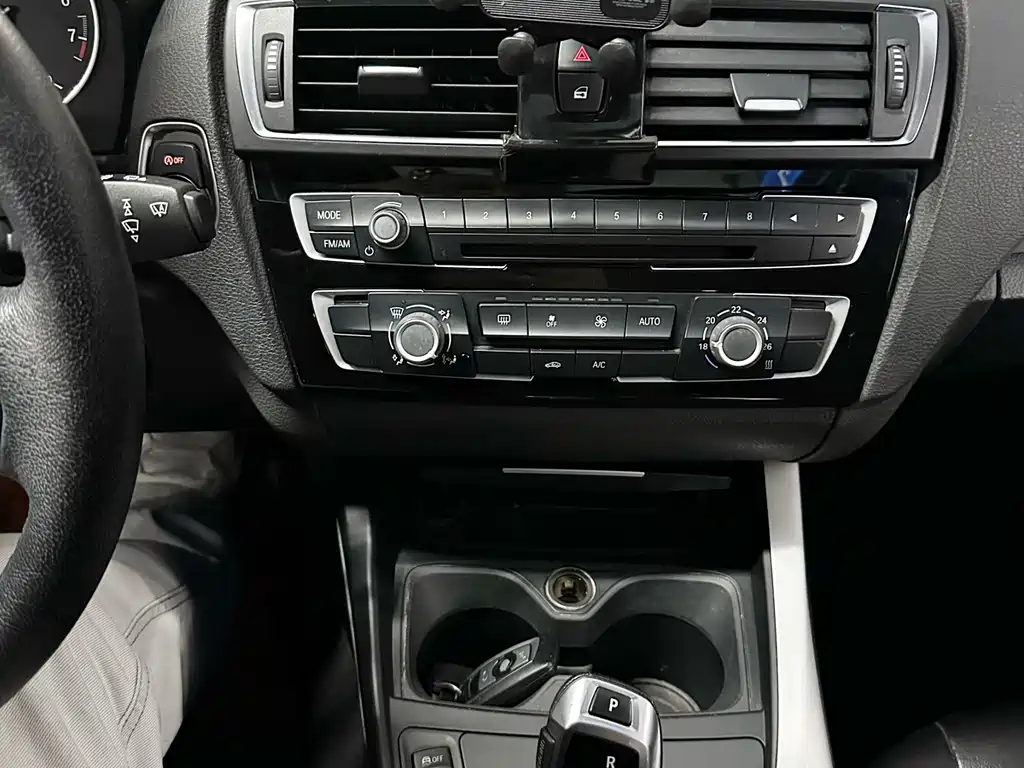 BMW 1 Series 2015 — фото 14