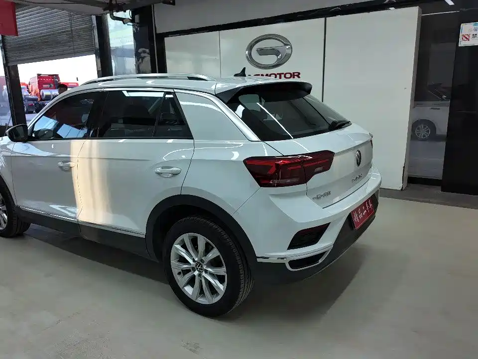 Volkswagen T-Roc 2023 — фото 7