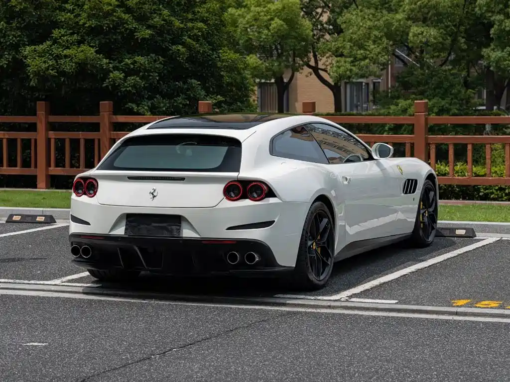 Ferrari GTC4Lusso 2019 — фото 4