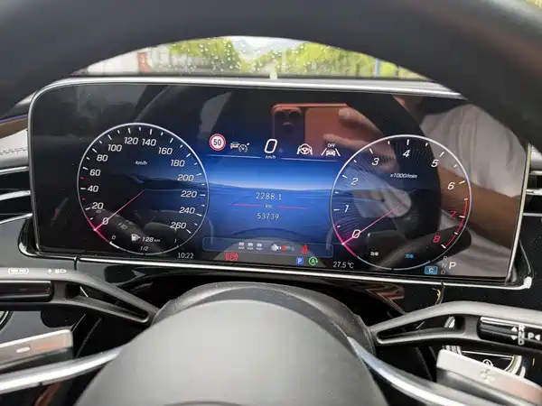 Mercedes-Benz E-Class 2024