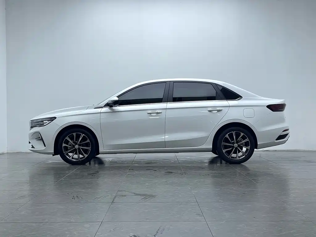 Geely Emgrand 2026