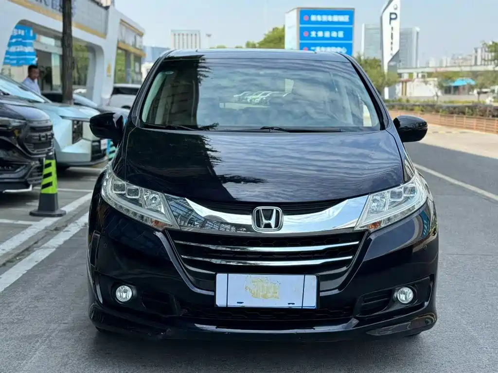 Honda Odyssey 2015 — фото 2