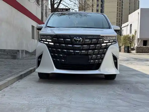 Toyota Alphard 2025