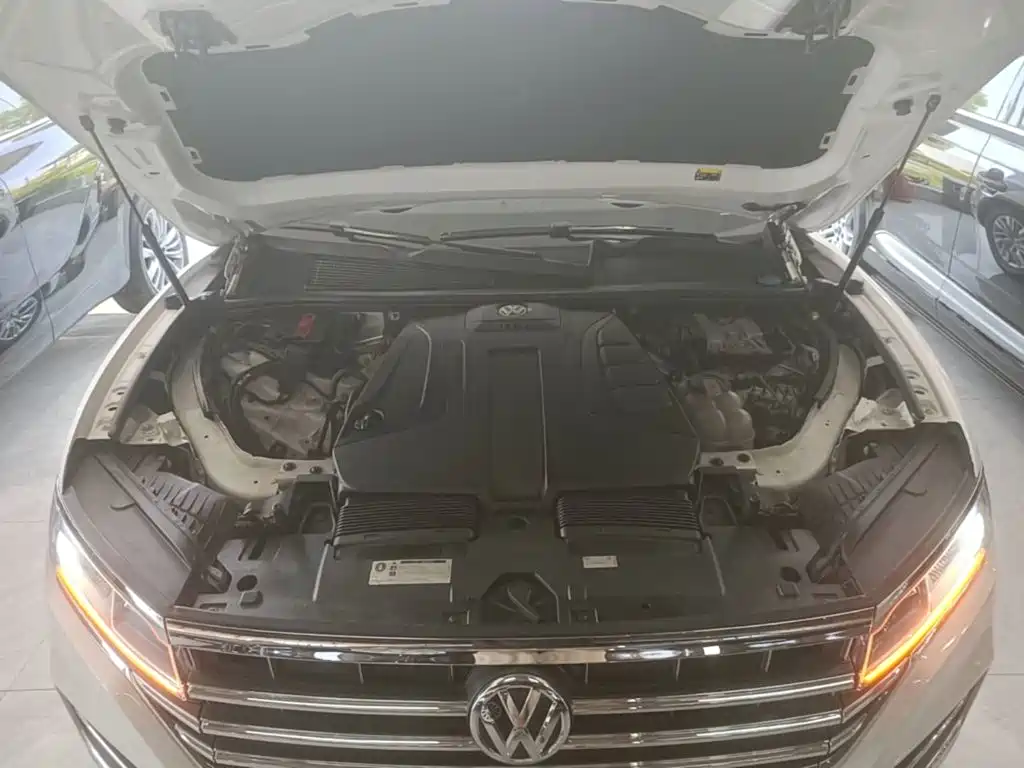 Volkswagen Touareg 2019 — фото 20
