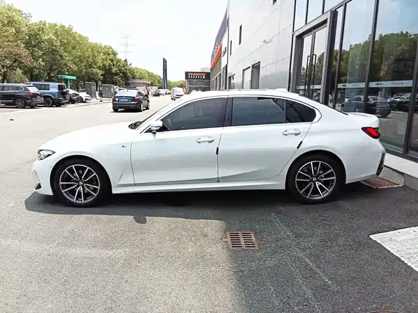 BMW 3 Series 2023