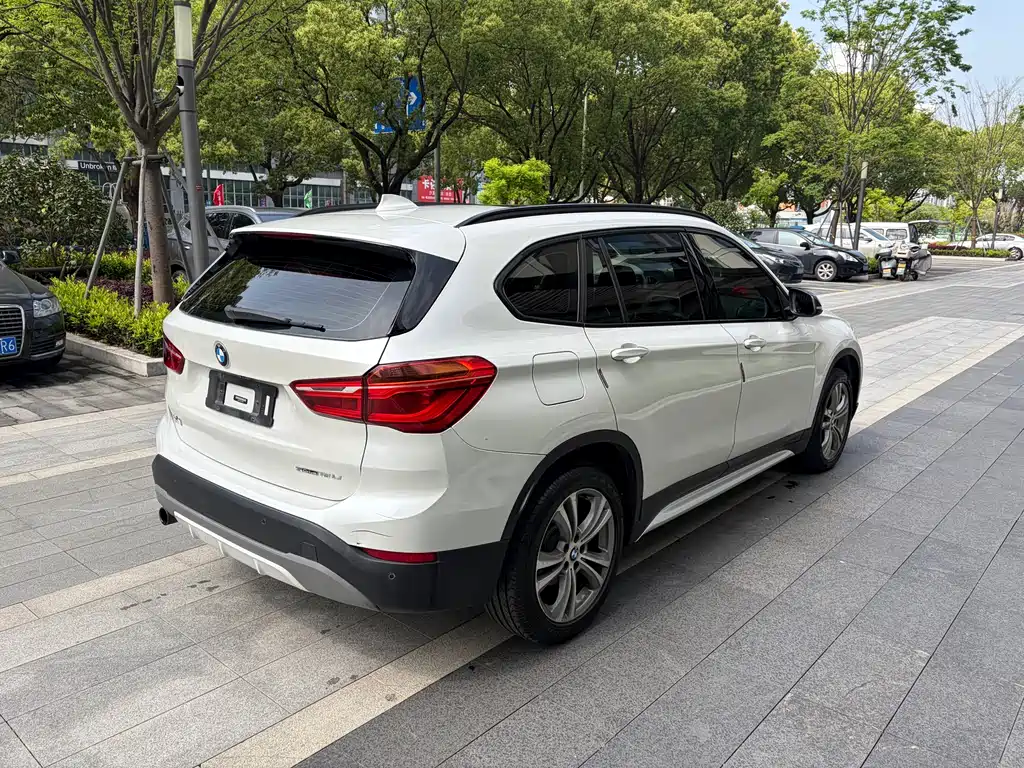 BMW X1 2018 — фото 9