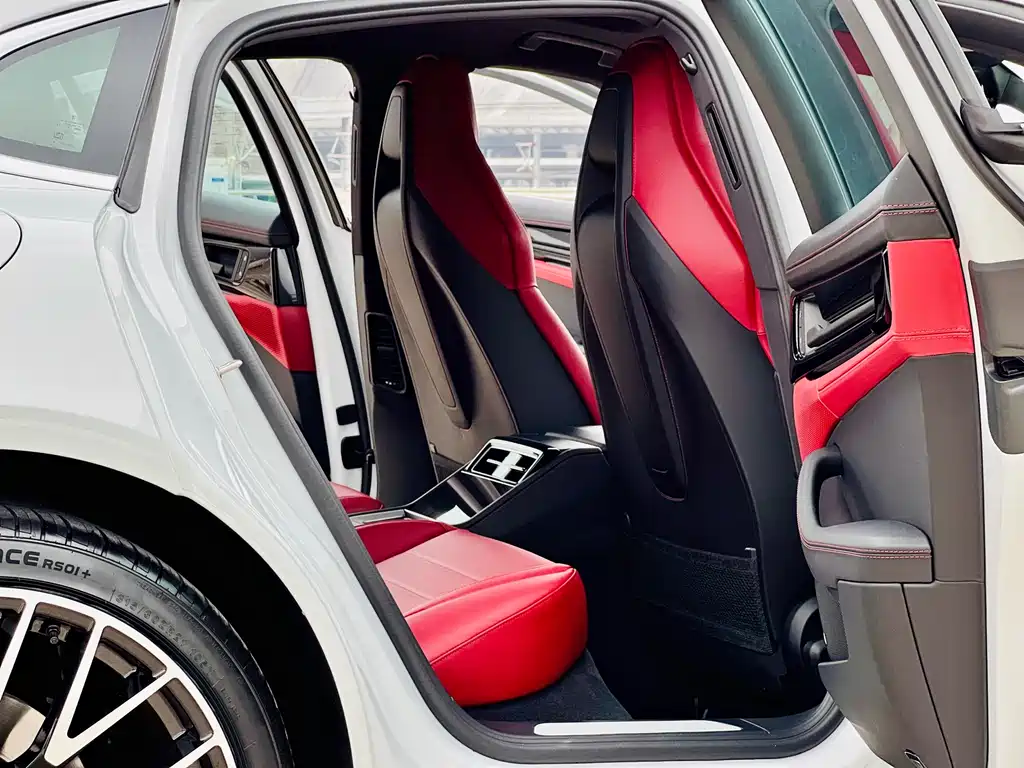 Porsche Panamera 2025