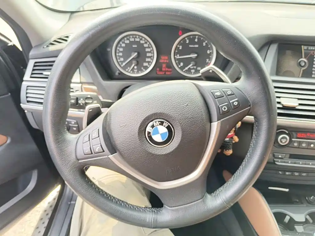 BMW X6 2015 — фото 11