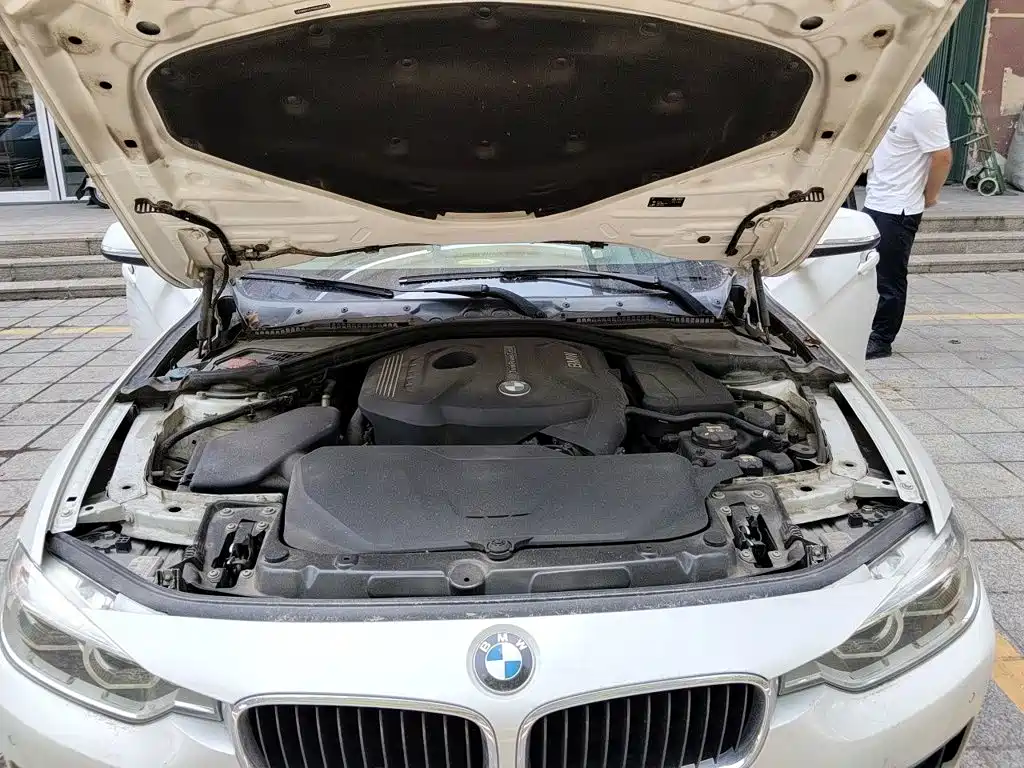 BMW 3 Series 2016 — фото 11