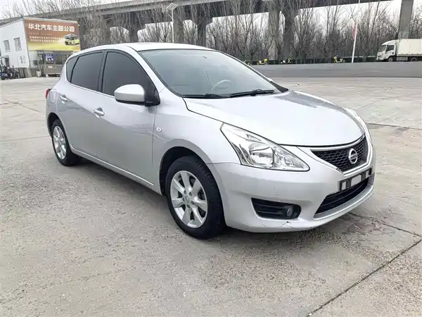 Nissan Tiida 2011