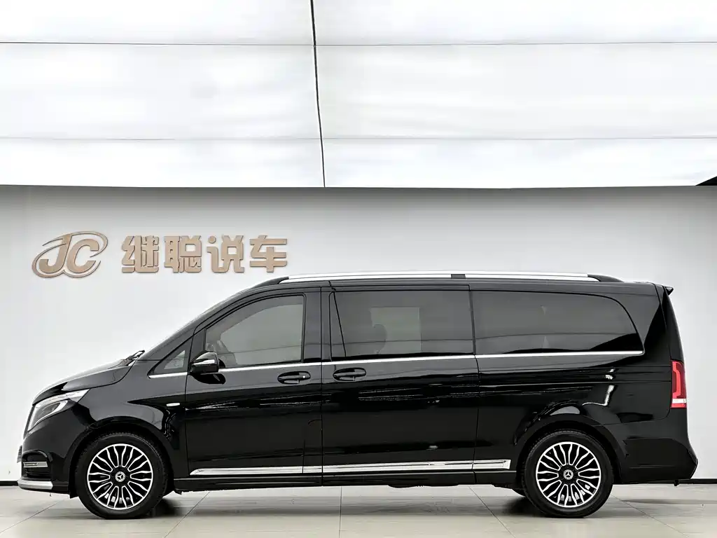 Mercedes-Benz V-Class 2019 — фото 15
