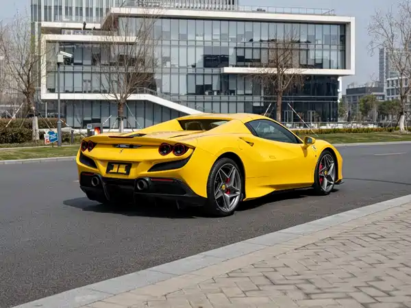 Ferrari F8 2022