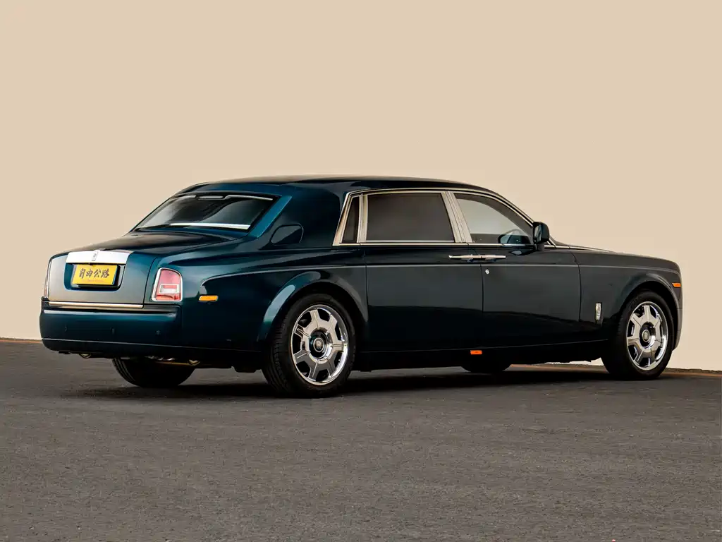 Rolls-Royce Phantom 2013 — фото 25