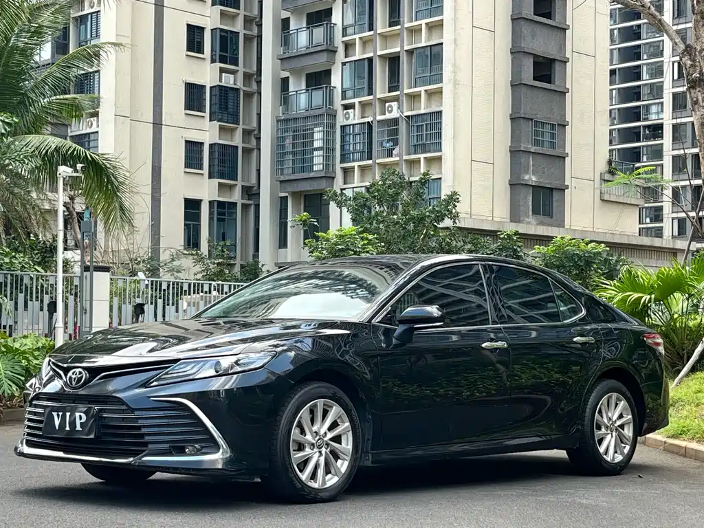 Toyota Camry 2023 — фото 10