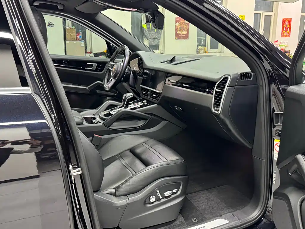 Porsche Cayenne 2018 — фото 10