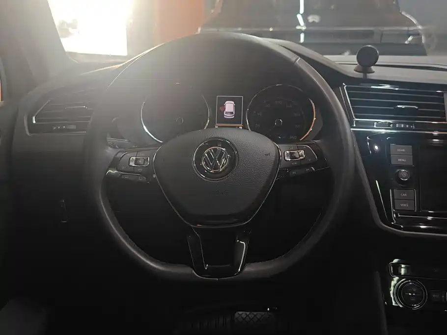 Volkswagen Tiguan L 2019 — фото 15