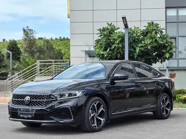 Volkswagen Passat 2022