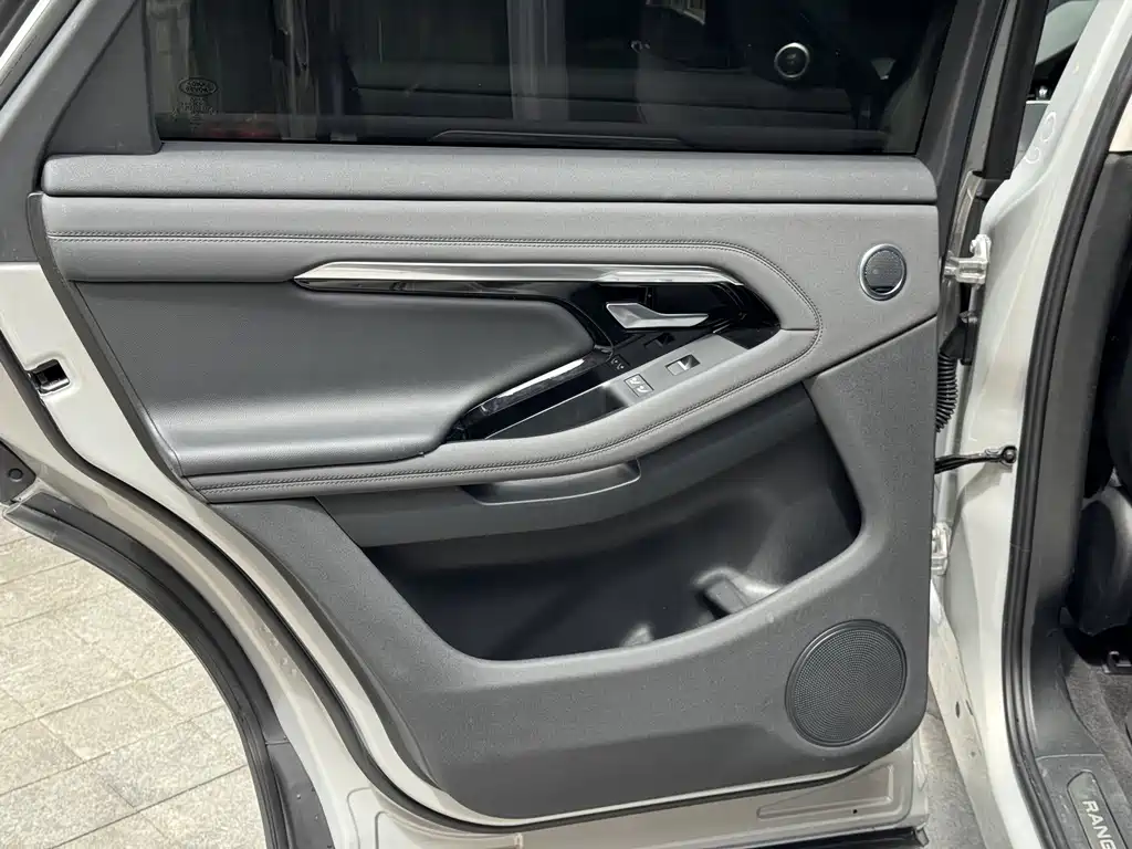 Land Rover Range Rover Evoque 2023 — фото 14
