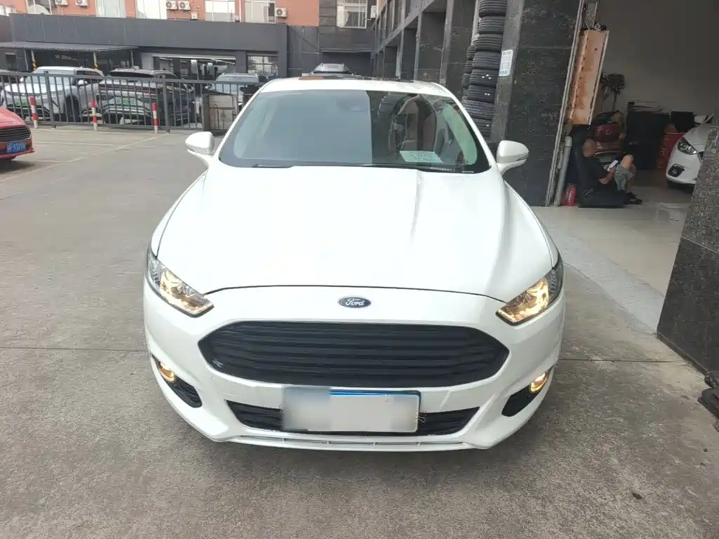 Ford Mondeo 2015 — фото 3