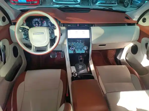 Land Rover Discovery Sport 2021