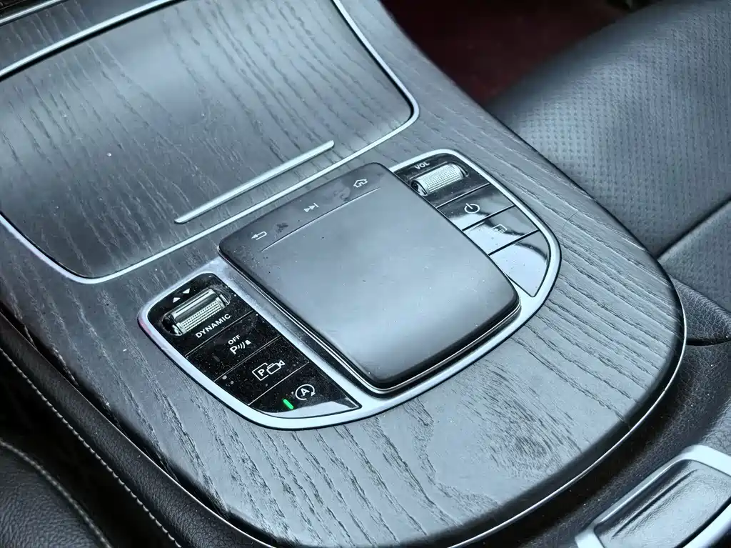 Mercedes-Benz E-Class 2020 — фото 30