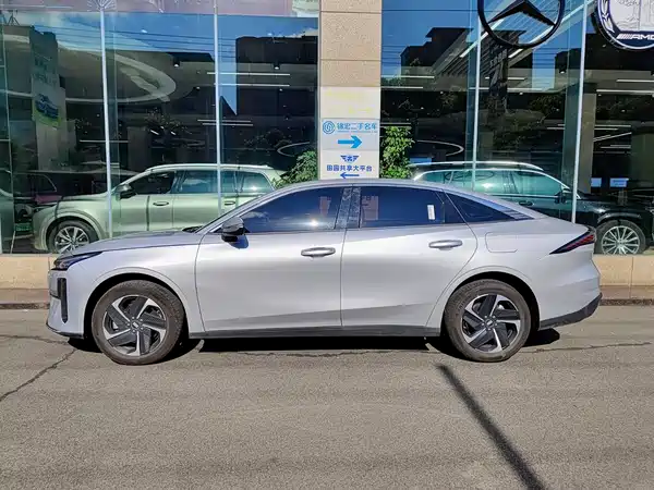 Geely Galaxy L6 2025
