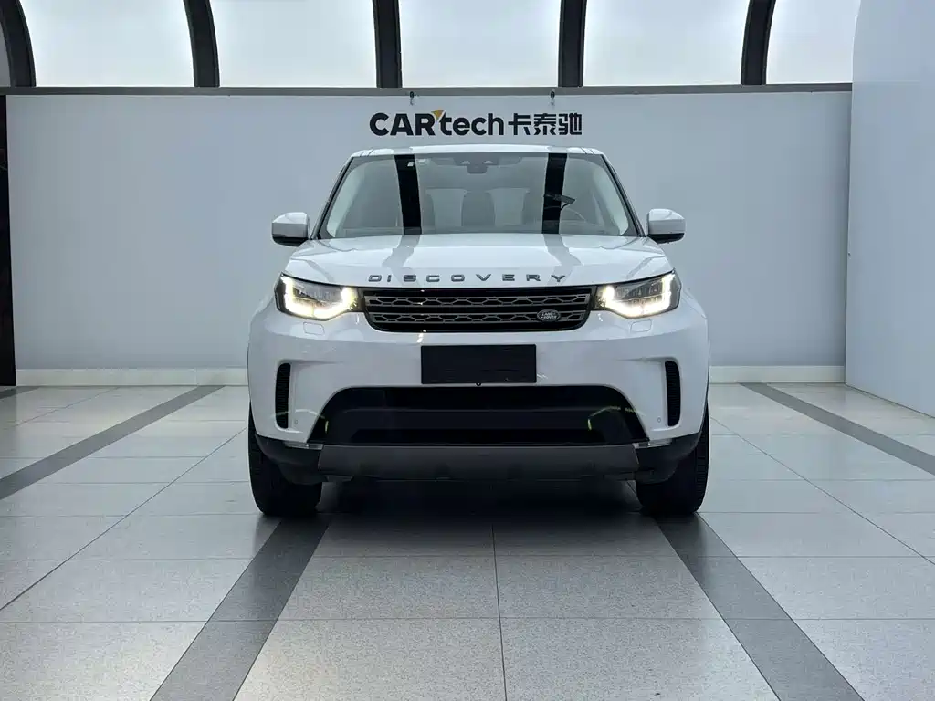 Land Rover Discovery 2018 — фото 1