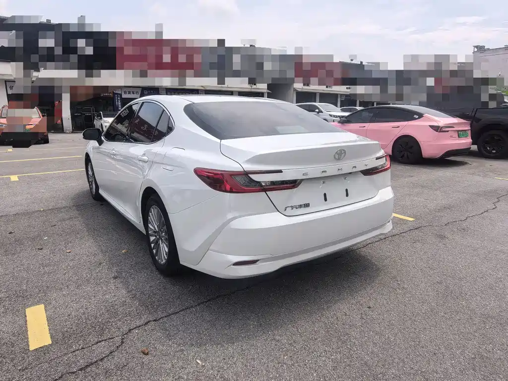 Toyota Camry 2025