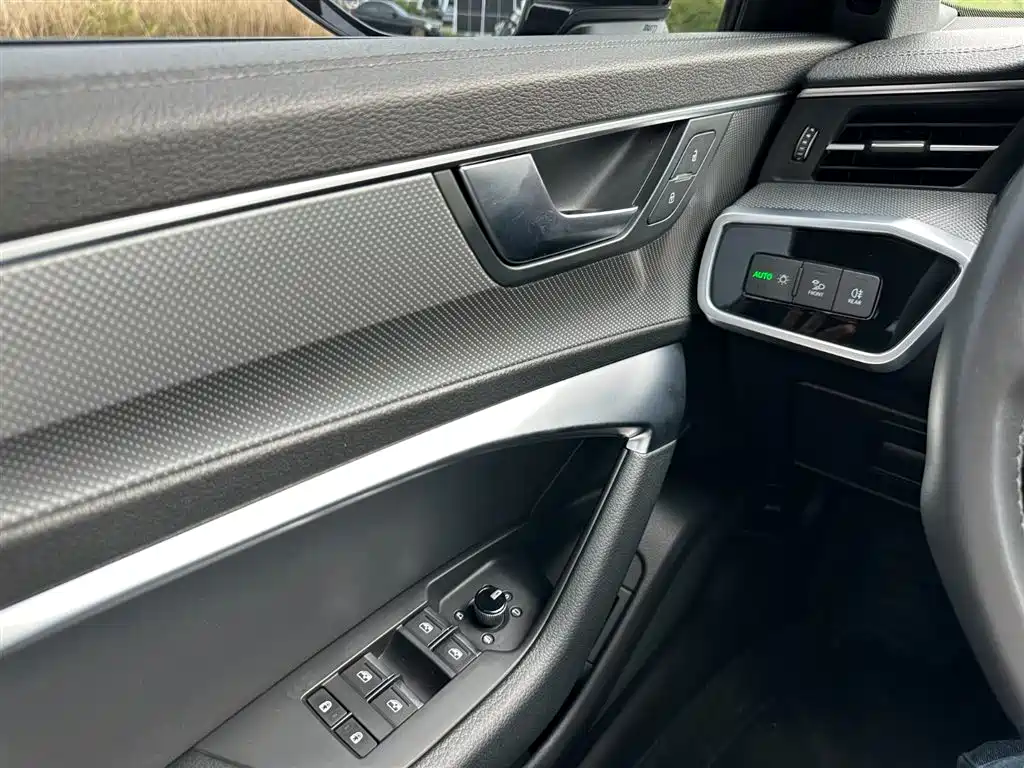 Audi A6L 2021 — фото 23