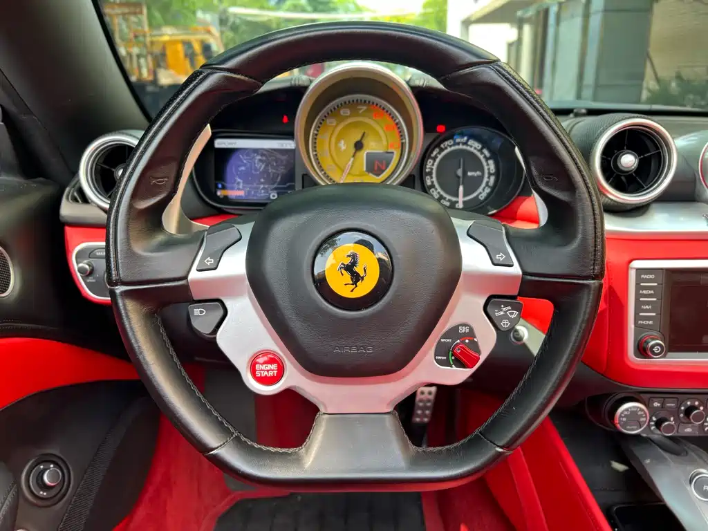 Ferrari California T 2016 — фото 17