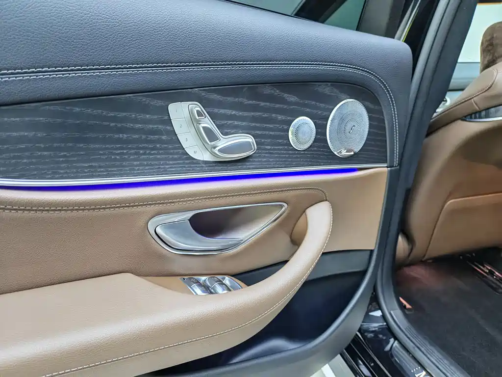 Mercedes-Benz E-Class 2020 — фото 10