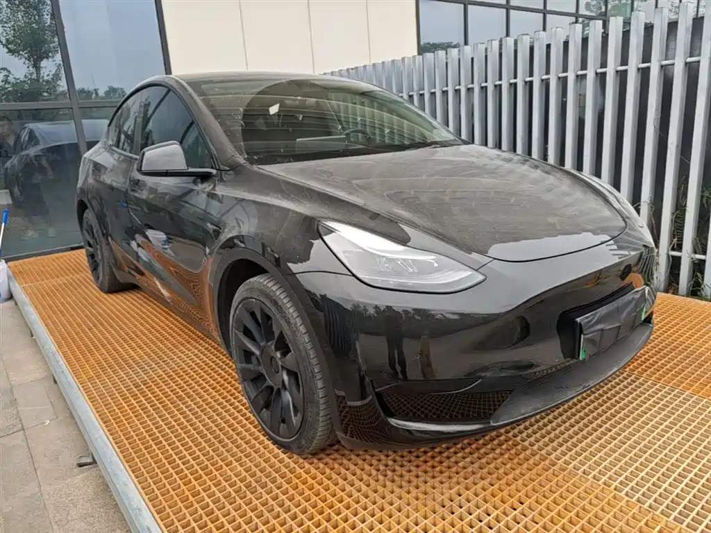 Tesla Model Y 2023 — фото 4