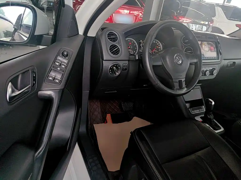 Volkswagen Tiguan 2019 — фото 16