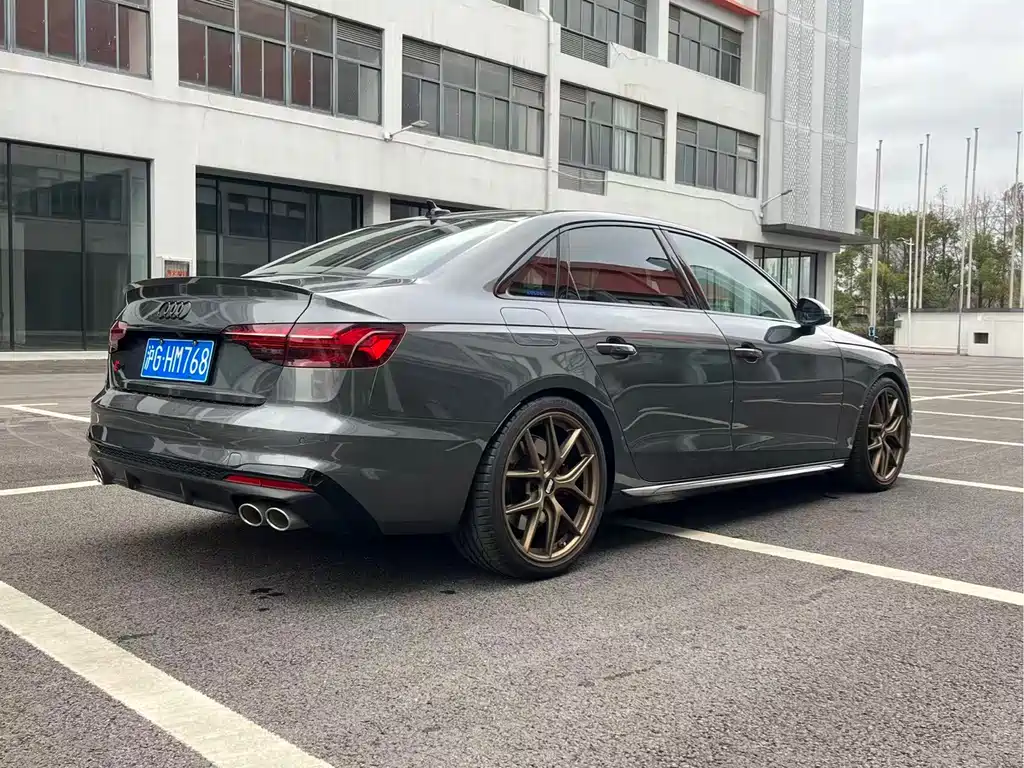 Audi S4 2023 — фото 4