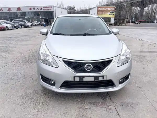 Nissan Tiida 2011