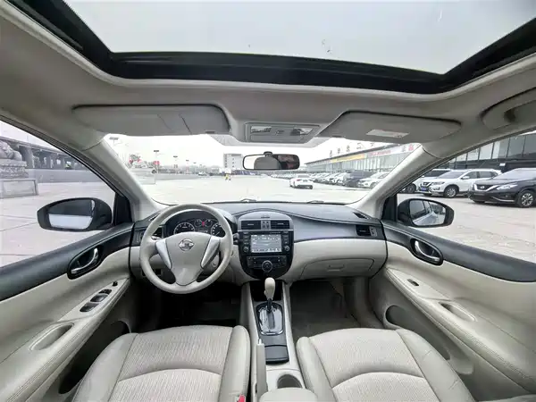 Nissan Tiida 2011