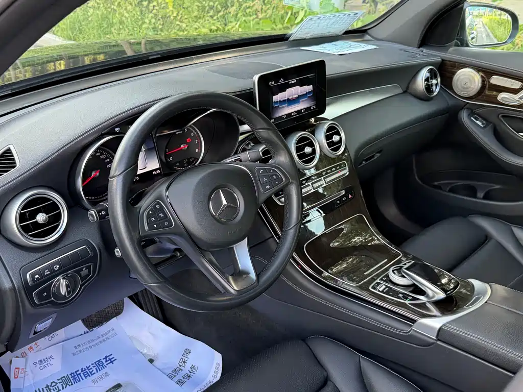 Mercedes-Benz GLC 2017 — фото 13